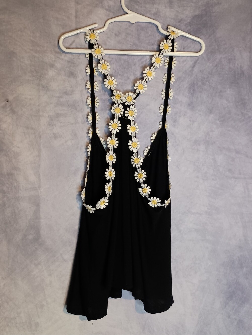 Poof! Lightweight Embroidered Daisy Crop Racerback Tank Top - Picture 4 of 5